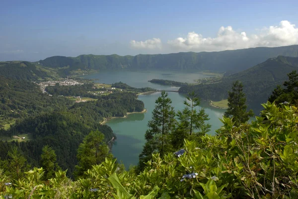 Azory jezero sete cidades, na ostrově sao miguel, Portugalsko — Stock fotografie