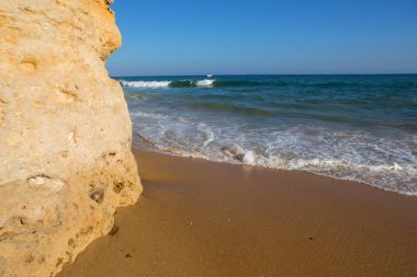 Albufeira, Algarve 'deki güzel sahil, Portekiz' in güneyi.