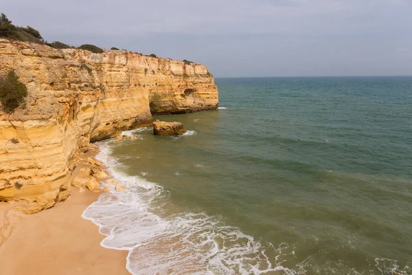 Pláž Praia da Marinha, Marinha v Algarve, Portugalsko — Stock fotografie