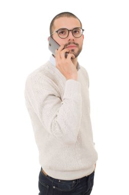 Genç casual adam izole telefonda endişeli