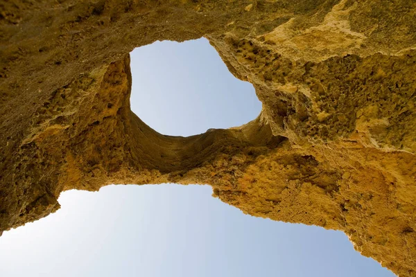 Cueva de la playa en Albufeira, Algarve, el sur de portugal —  Fotos de Stock