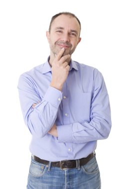 Genç, mutlu, sıradan bir erkek portresi, beyaz tenli.
