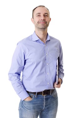 Genç, mutlu, sıradan bir erkek portresi, beyaz tenli.