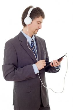 Tablet bilgisayar ve kulaklıklı iş adamı, izole