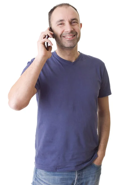 Joven hombre casual en el teléfono, aislado — Foto de Stock