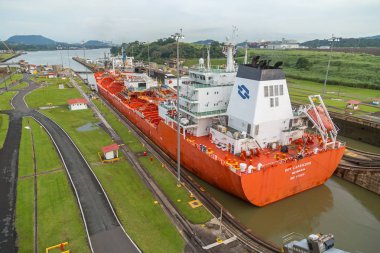 Panama Kanalında Gemi