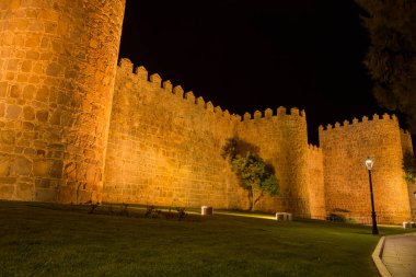 Gece Avila, Ispanya