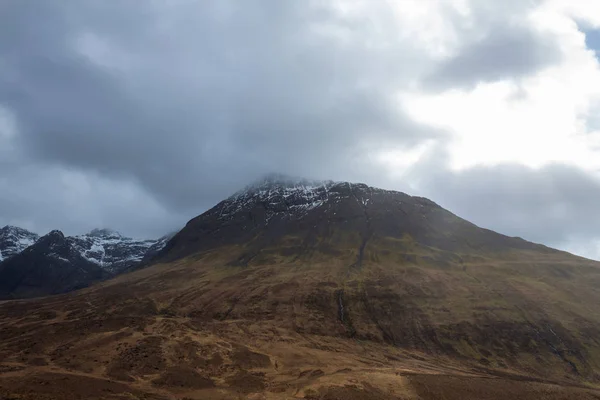 Montanhas em Highlands escoceses — Fotografia de Stock