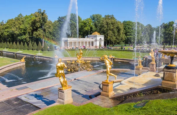 Peterhof, San Petersburgo, palacio del rey —  Fotos de Stock