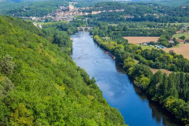 Castelnaud 'daki Dordogne Nehri