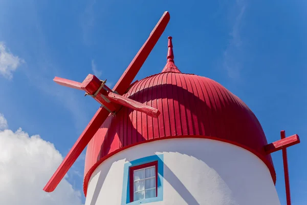 Moulin à vent traditionnel sur Graciosa — Photo