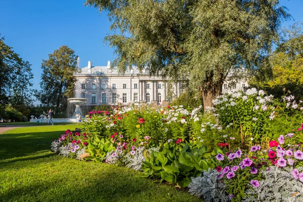 Catalina palacio y jardines —  Fotos de Stock