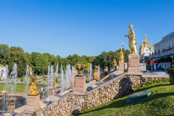 Peterhof, San Petersburgo —  Fotos de Stock