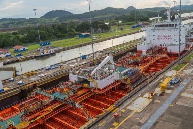 Panama Kanalında Gemi