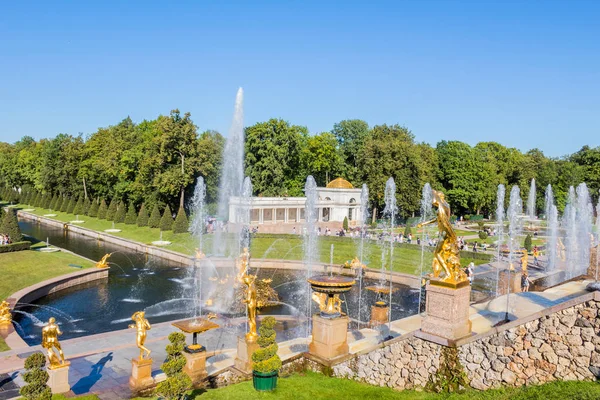 Peterhof, Saint-Pétersbourg — Photo