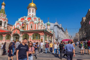 Kızıl Meydan 'daki tarihi binalar