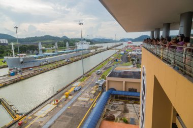 Panama Kanalında Gemi