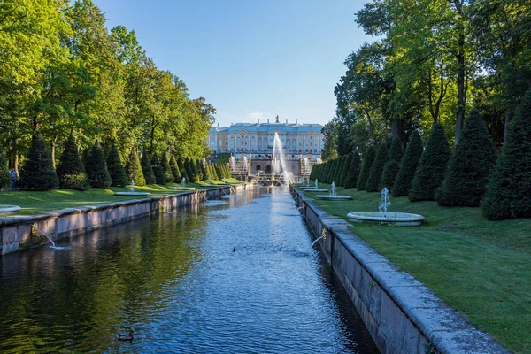 Peterhof, San Petersburgo —  Fotos de Stock