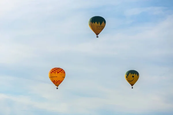 Balónky létající nad Dordogne — Stock fotografie