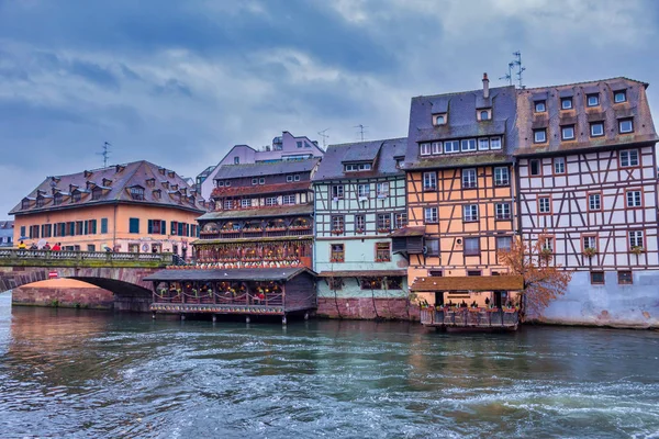 Traditionella byggnader i Colmar — Stockfoto