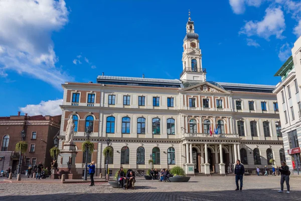 Riga Letland Mensen Het Stadhuis Oud Riga Letland Baltische Staten — Stockfoto