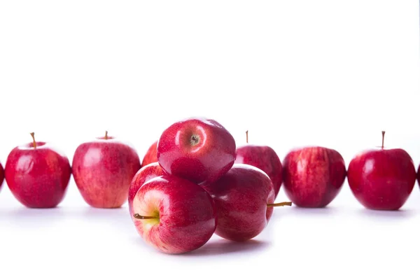 Купи яблука — стокове фото