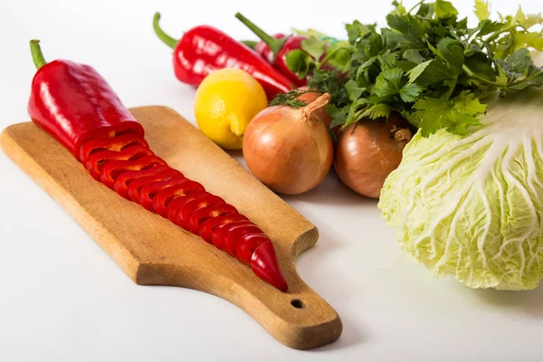 Вегетарианская еда на столе — стоковое фото