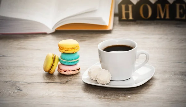 Heerlijk dessert en koffie — Stockfoto