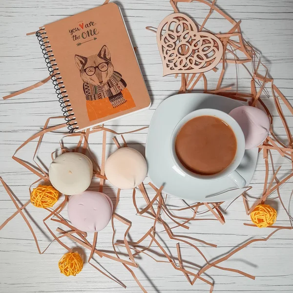 's morgens lekker dessert en een kopje koffie — Stockfoto