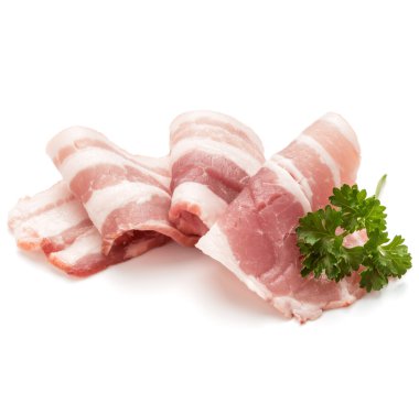  dilimlenmiş pastırma ve maydanoz yaprakları izole