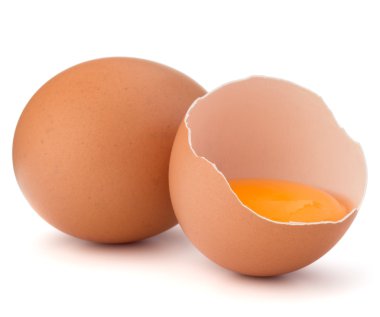 Kırık yumurta yumurta kabuğu ve çiğ yumurta
