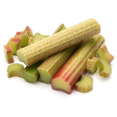 İzole kıyılmış ravent kök