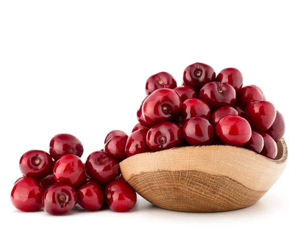 Baies de cerises dans un bol en bois — Photo