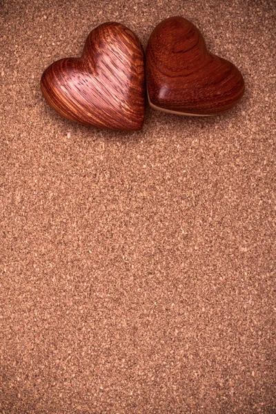 Dos corazones de madera — Foto de Stock