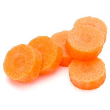 İzole doğranmış havuç dilimleri