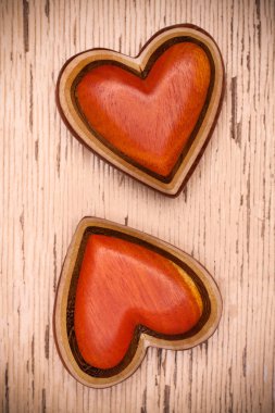 iki ahşap kalp 