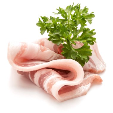 dilimlenmiş domuz pastırması ve maydanoz yaprakları