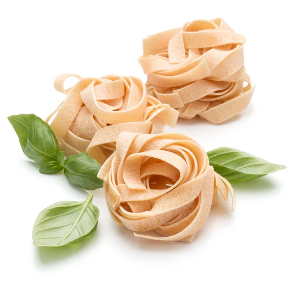 Italiensk pasta Bon och basilikablad — Stockfoto