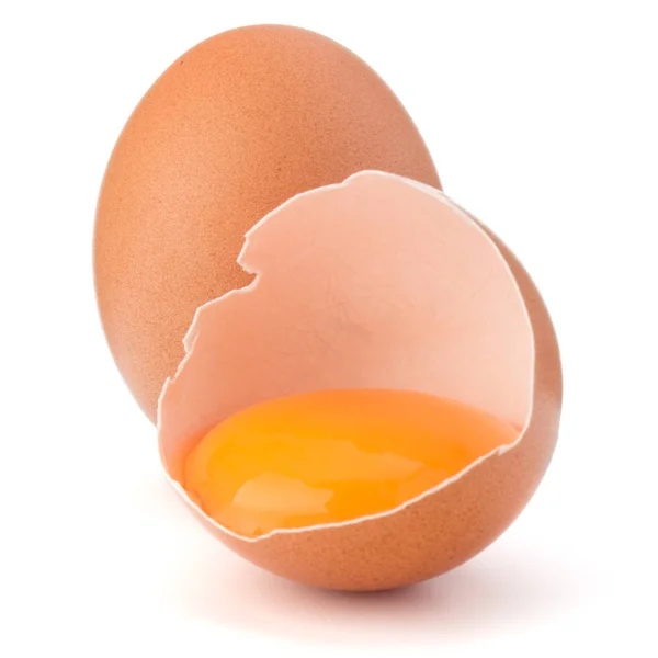 깨진된 달걀과 원시 계란 — 스톡 사진
