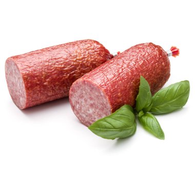 Tütsülenmiş sosis ve fesleğen yaprakları