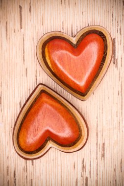 iki ahşap kalp 