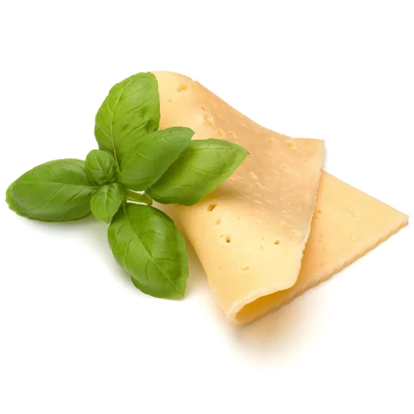 Fetta di formaggio e foglie di basilico — Foto Stock