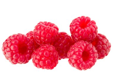 Beyaz üzerinde olgunlaşmış ahududu  