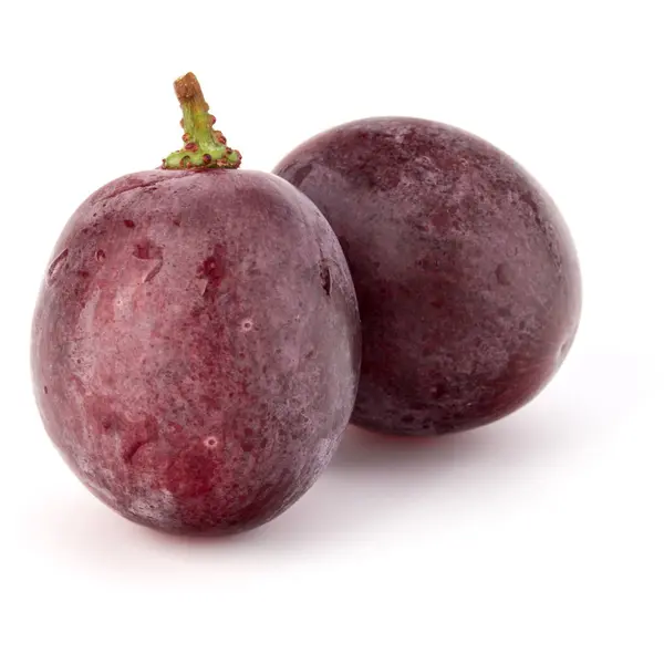 Bagas de uva vermelha em branco — Fotografia de Stock