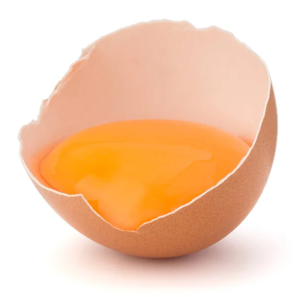 Ovo partido em casca de ovo metade — Fotografia de Stock