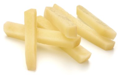 Çiğ patates şeritler dilimlenmiş 