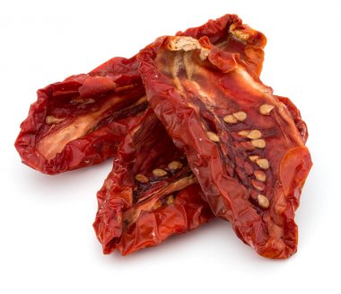 Kurutulmuş domates izole 