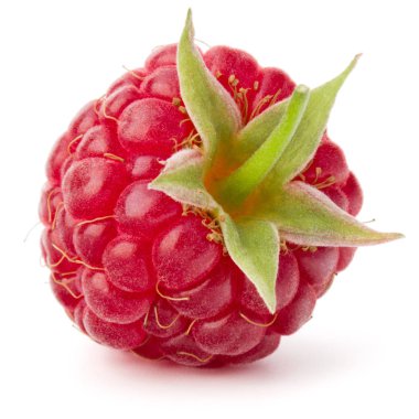 Olgun ahududu üzerinde beyaz izole