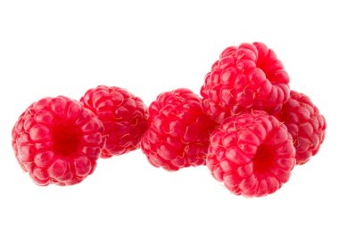 Olgun ahududu üzerinde beyaz izole 