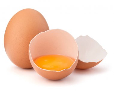 Kırık yumurta ve çiğ yumurta 